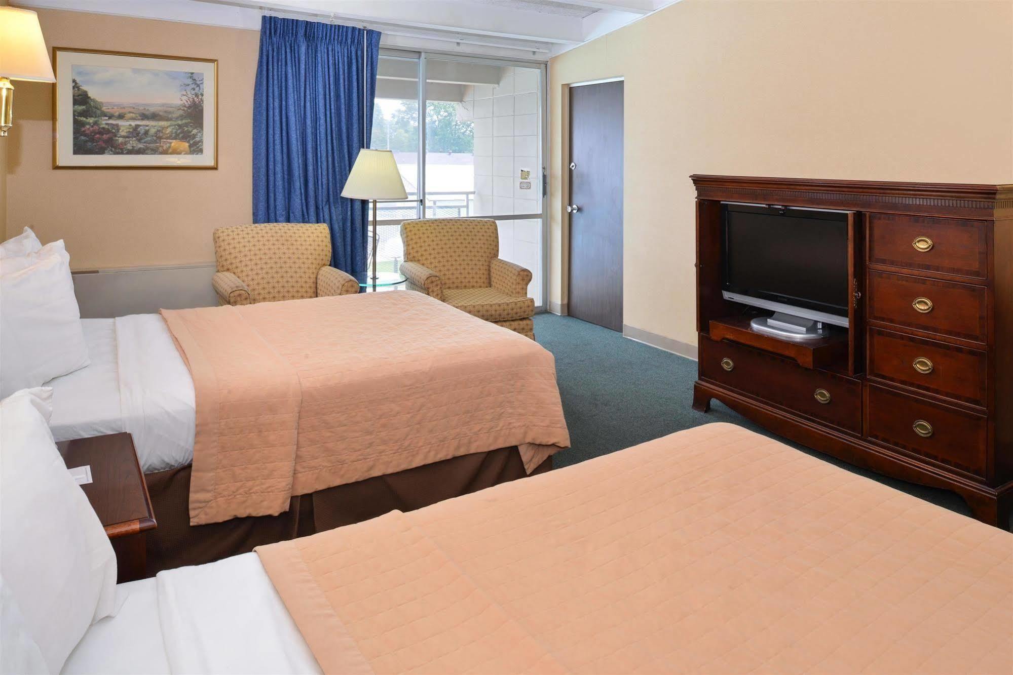 או קלייר Americas Best Value Inn - Campus View מראה חיצוני תמונה